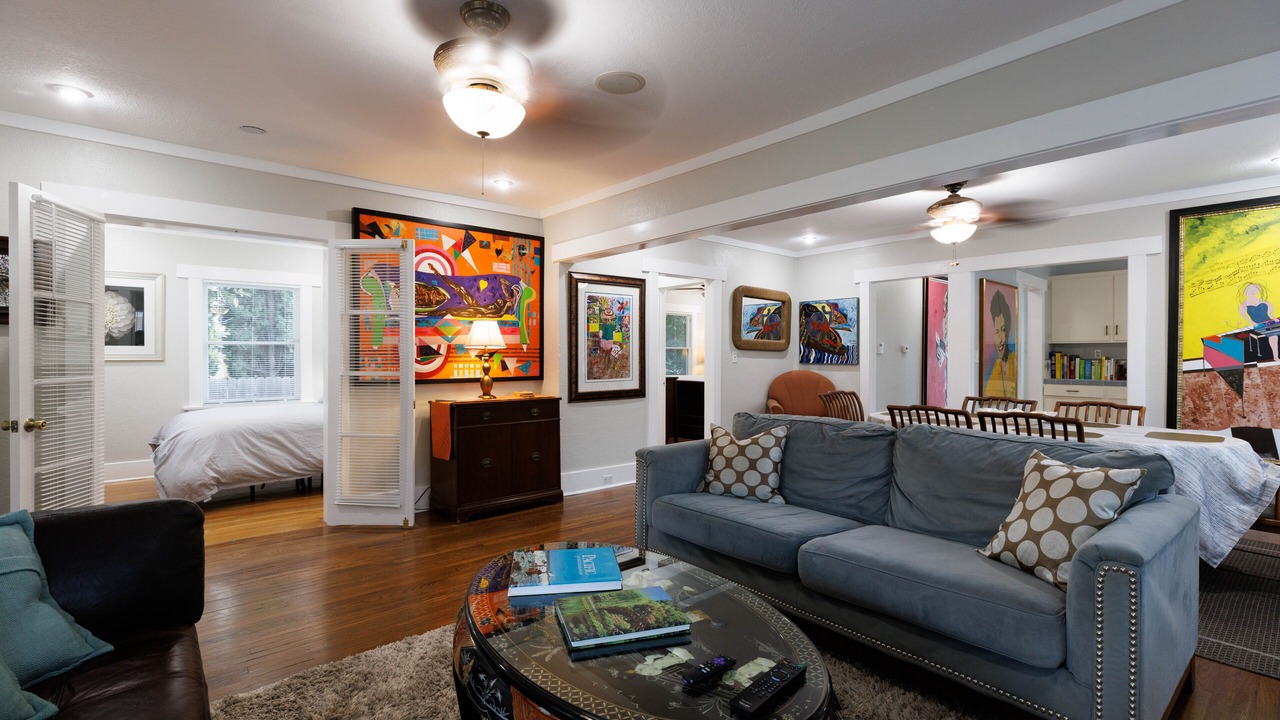 Photo of Livingroom in Altadena