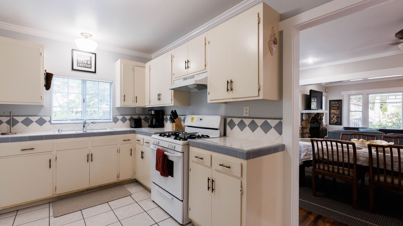 Photo of Kitchen in Altadena