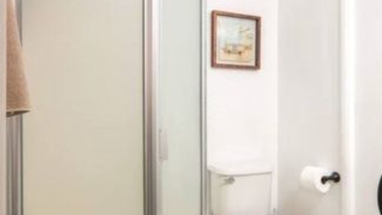 Photo of Bathroom in Reseda