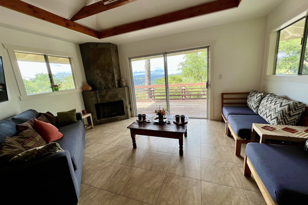 Photo of Livingroom in Fernwood