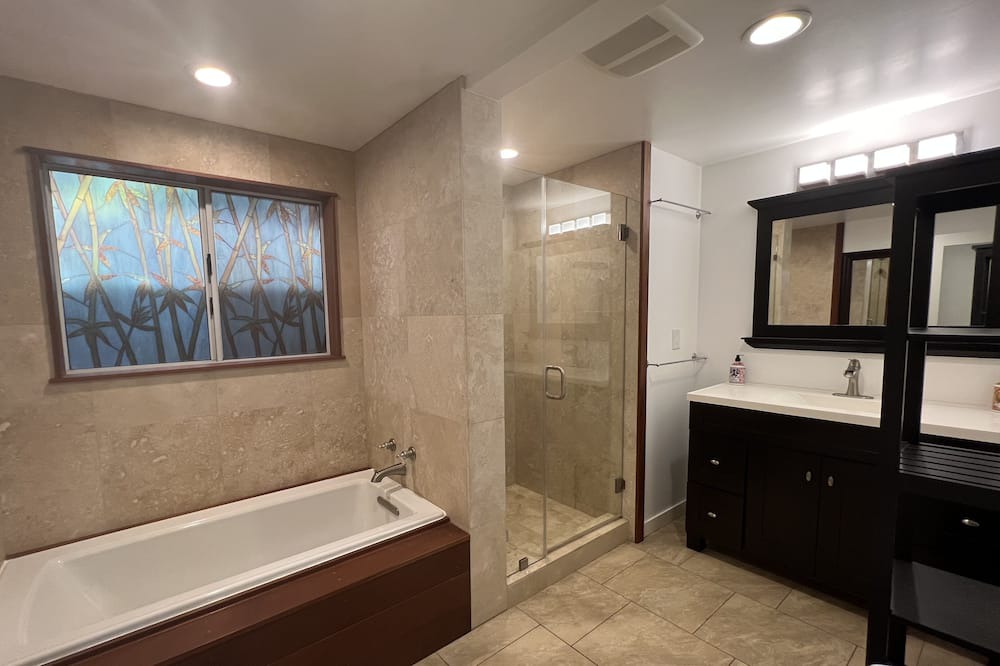 Photo of Bathroom in Fernwood