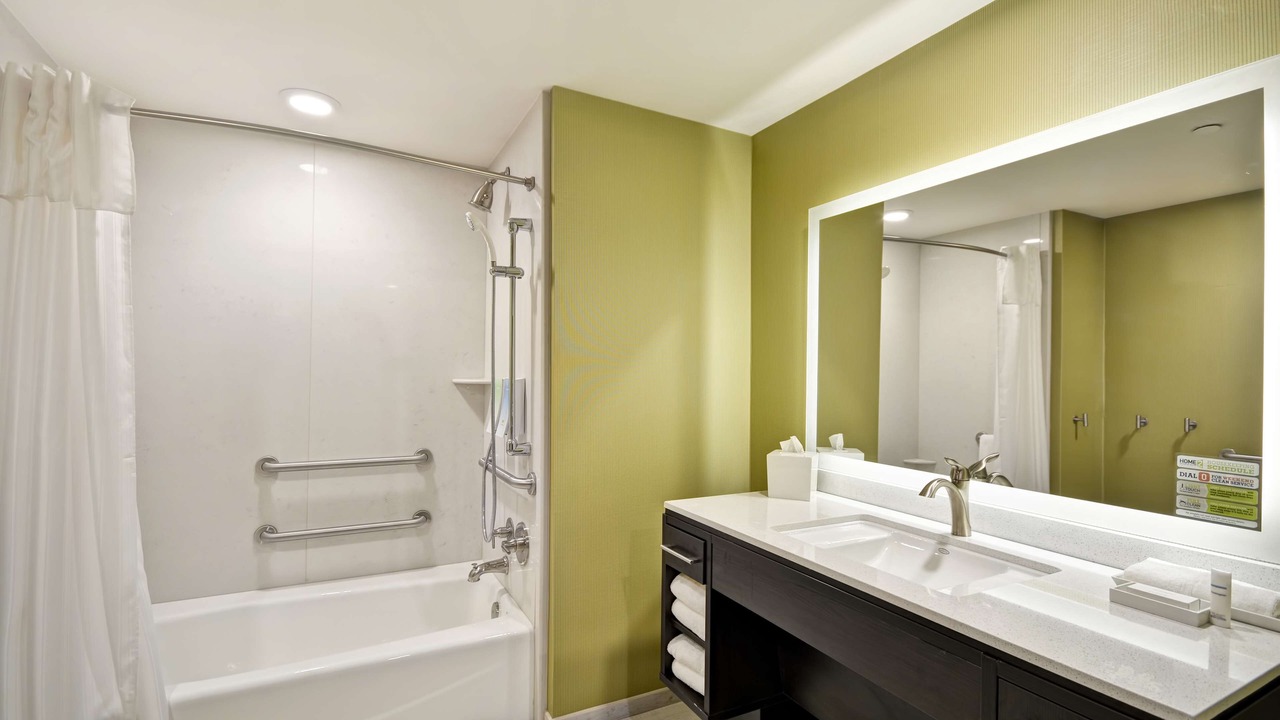 Photo of Bathroom in Hanford