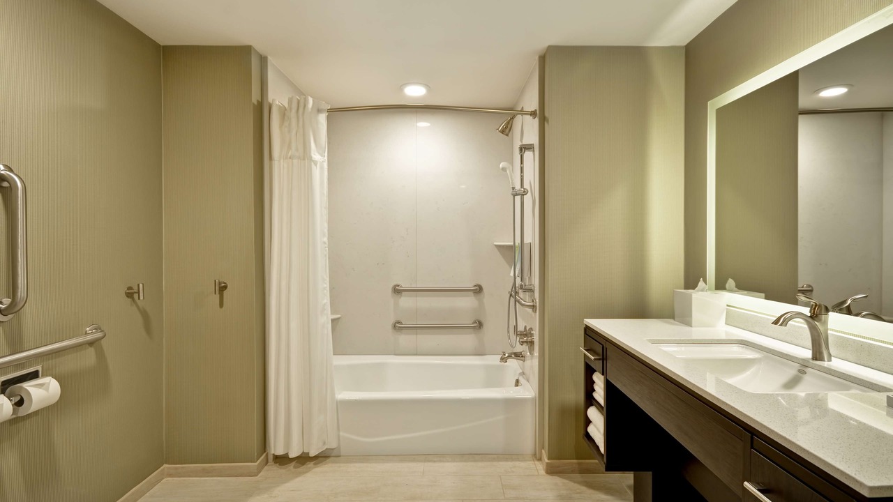 Photo of Bathroom in Hanford