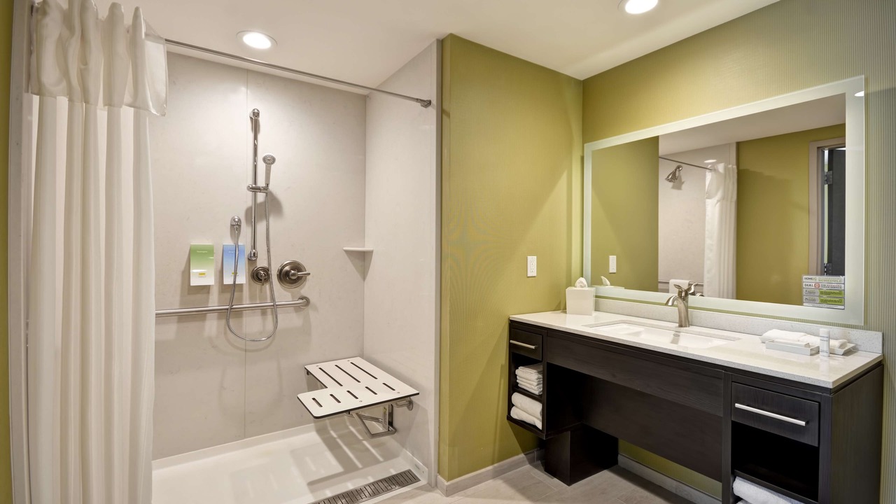 Photo of Bathroom in Hanford
