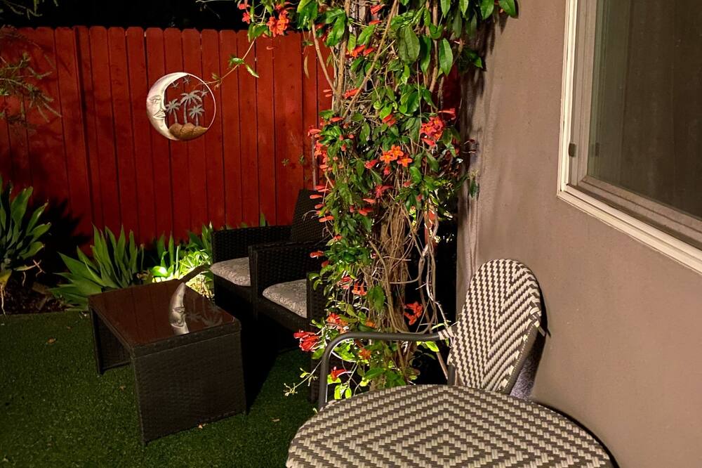 Photo of Patio Balcony in Altadena