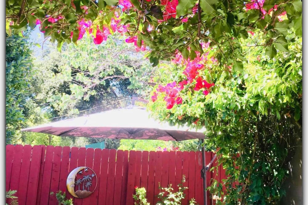 Photo of Outdoor in Altadena