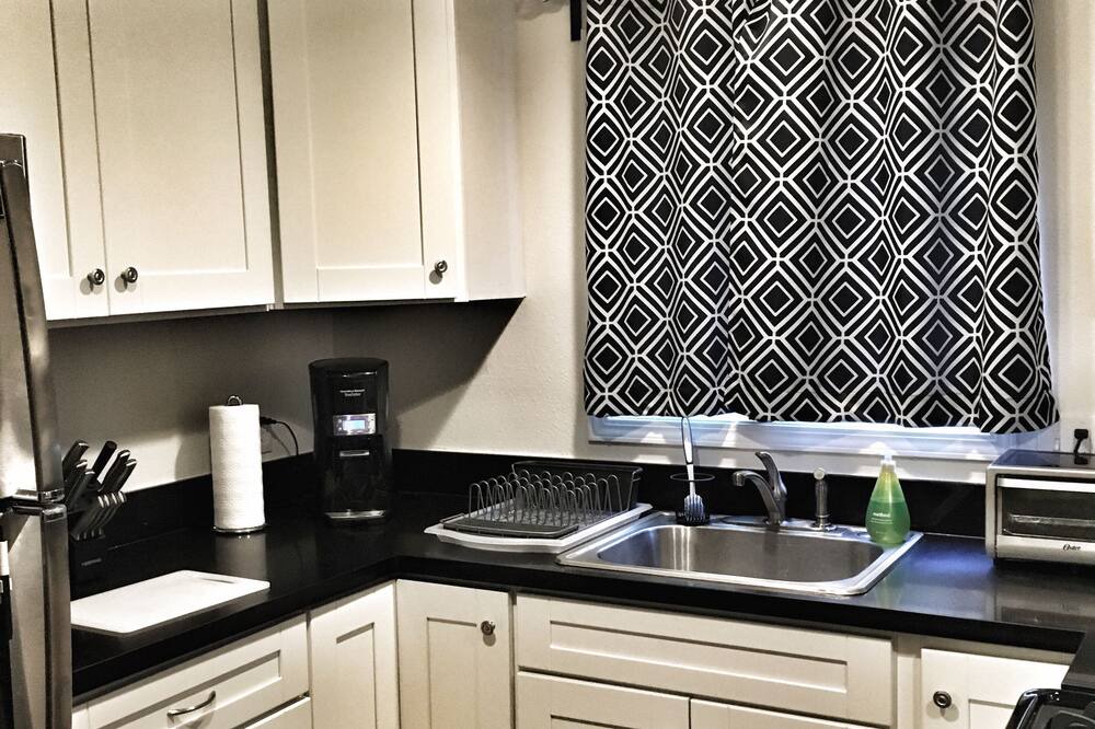 Photo of Kitchen in Altadena