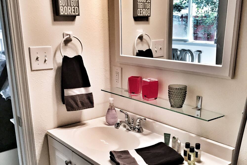Photo of Kitchen in Altadena