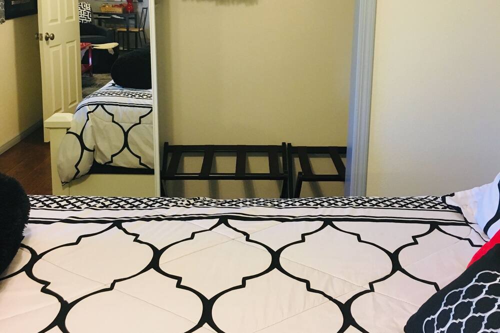 Photo of Bedroom in Altadena