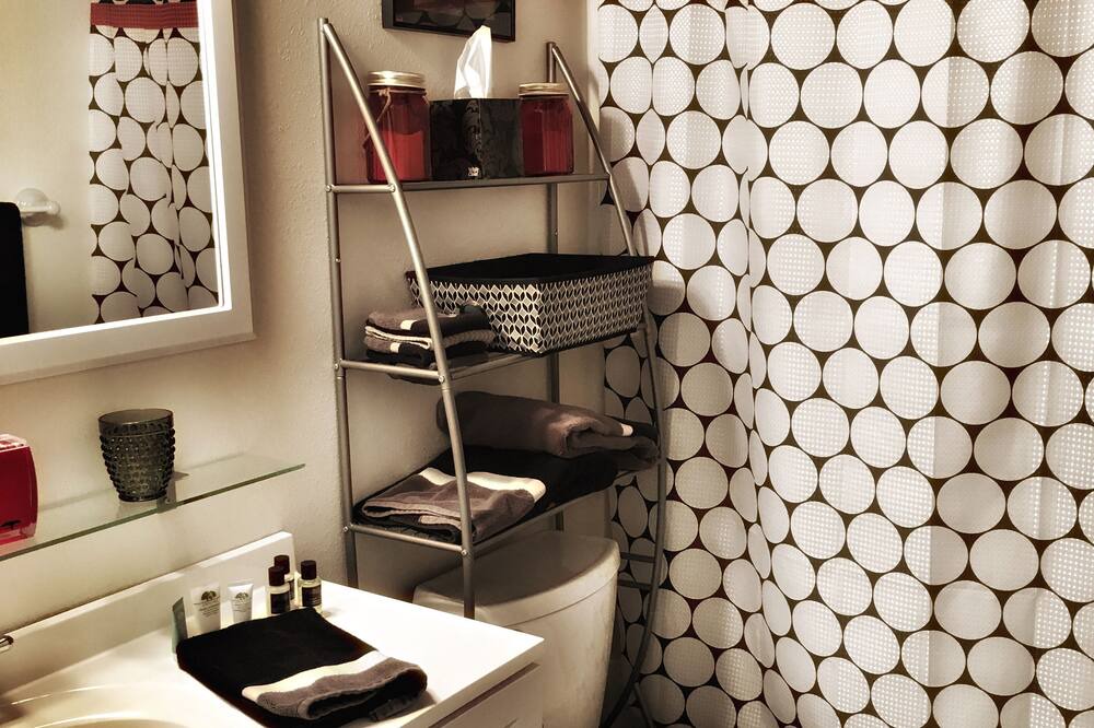 Photo of Bathroom in Altadena