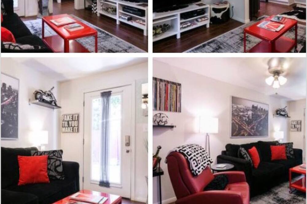 Photo of Livingroom in Altadena