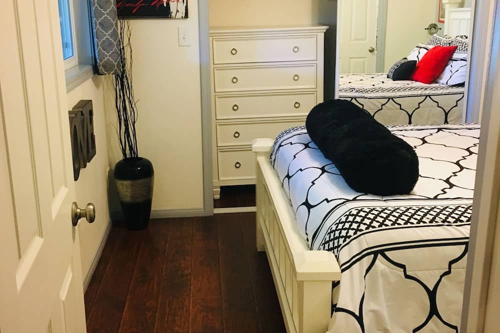 Photo of Bedroom in Altadena