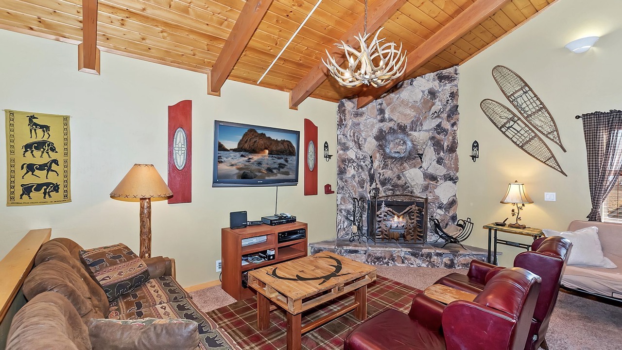 Photo of Livingroom in Eagle Mountain Estates