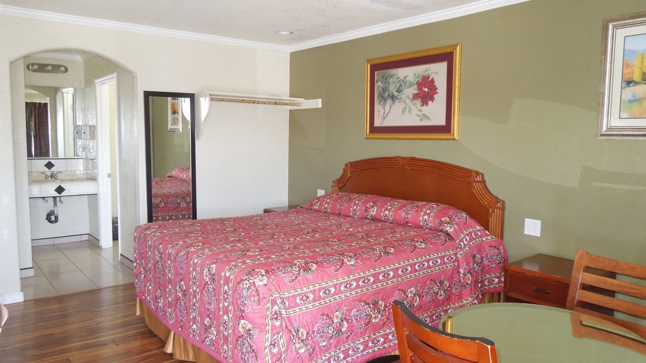 Photo of Bedroom in Orange
