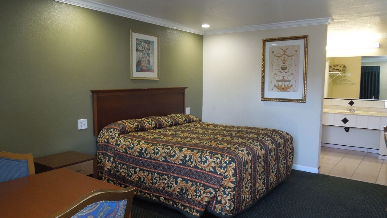 Photo of Bedroom in Orange
