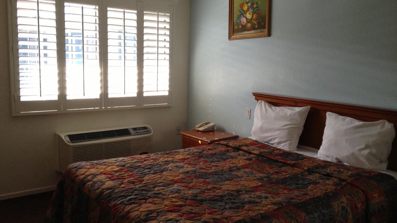 Photo of Bedroom in North Long Beach