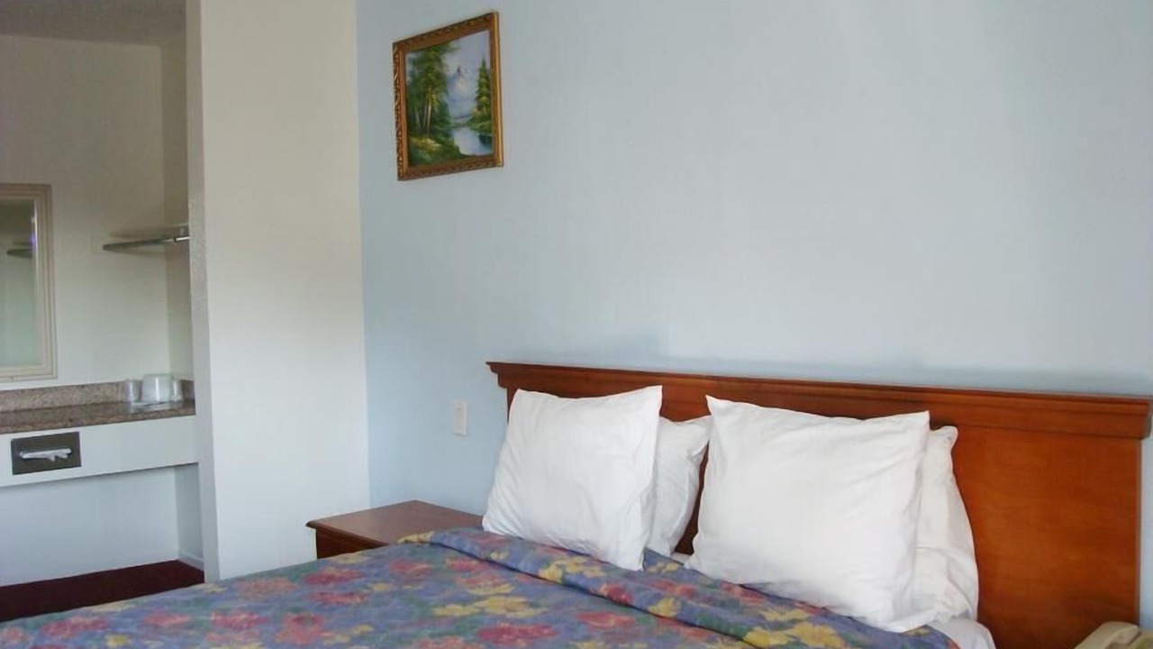 Photo of Bedroom in North Long Beach