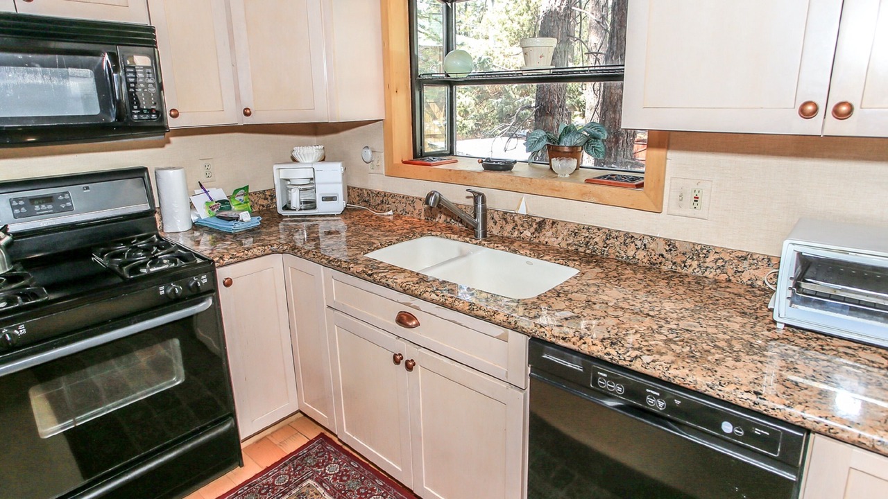 Photo of Kitchen in Summit Estates
