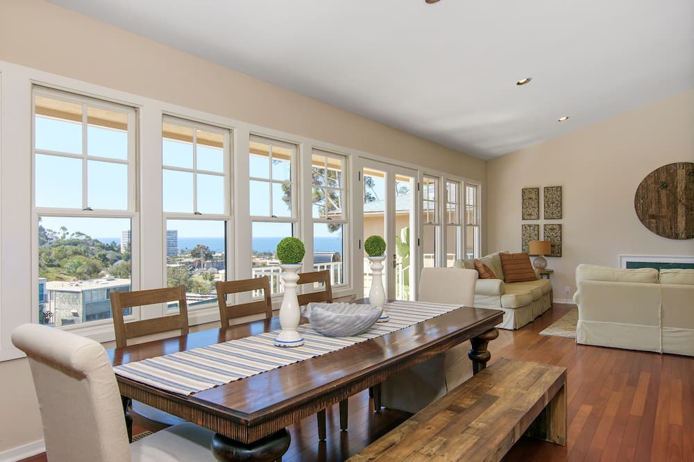 Photo of Bedroom in Village of La Jolla