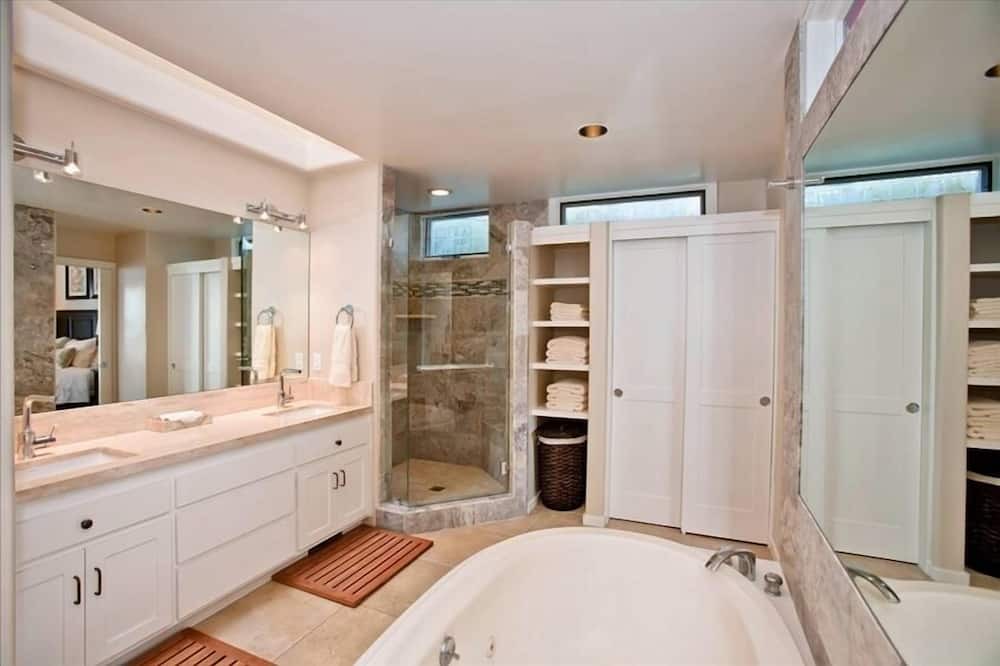 Photo of Bathroom in Village of La Jolla
