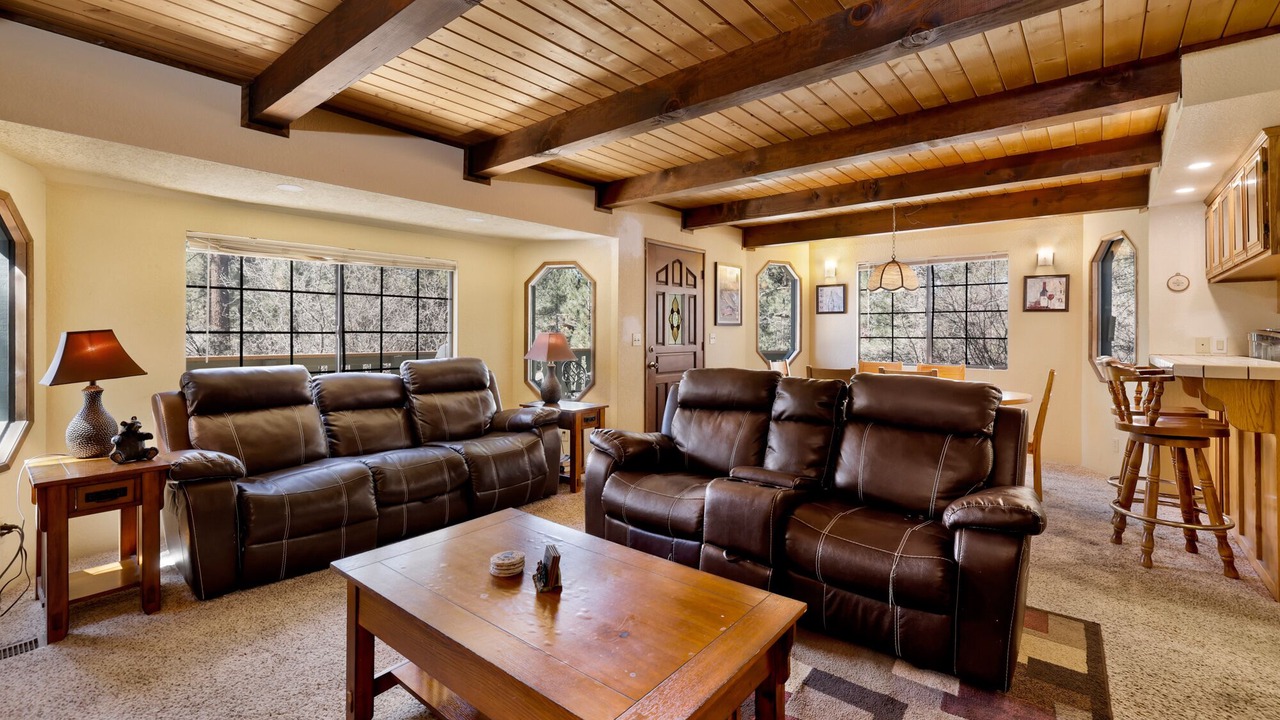 Photo of Livingroom in Fox Farm