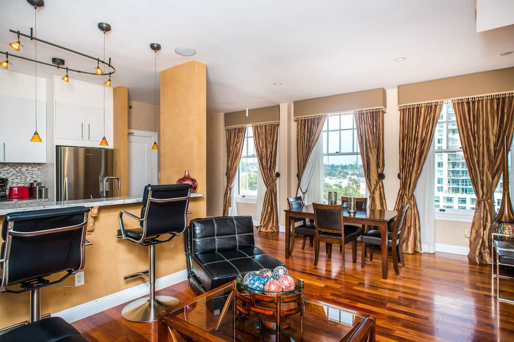 Photo of Livingroom in Cortez Hill