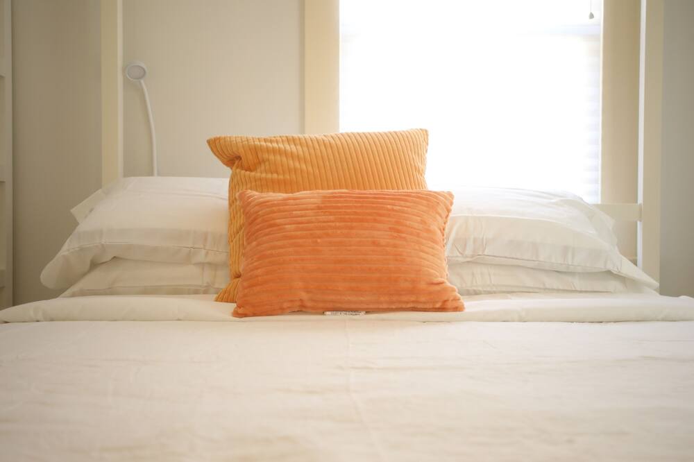 Photo of Bedroom in Mid Central
