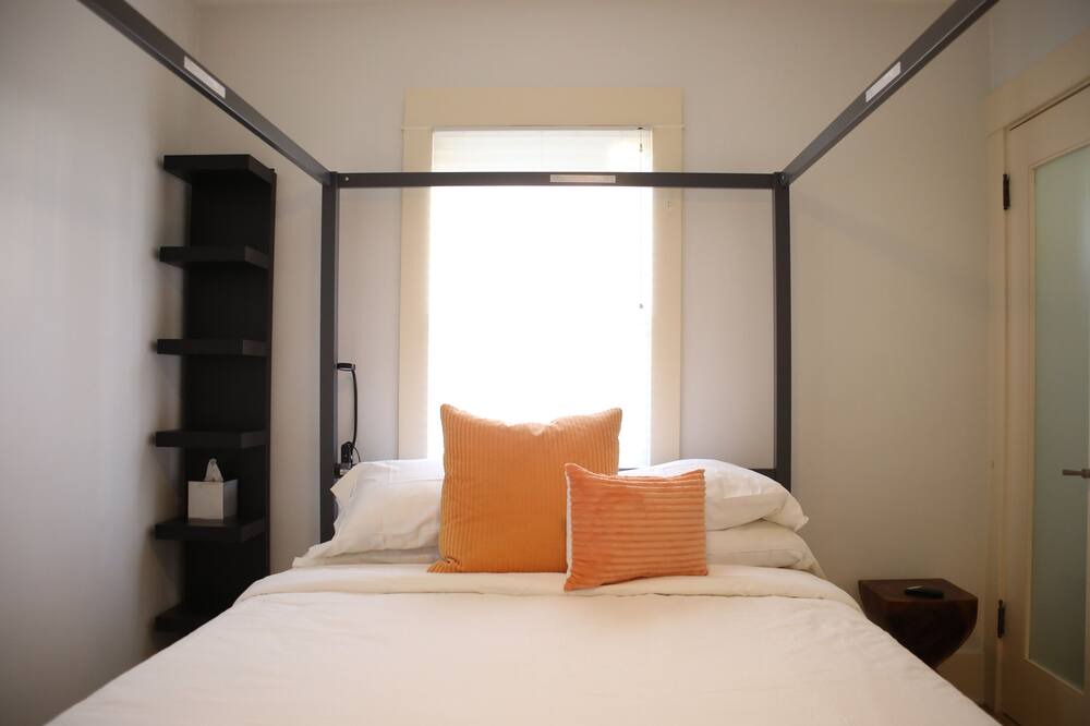 Photo of Bedroom in Mid Central