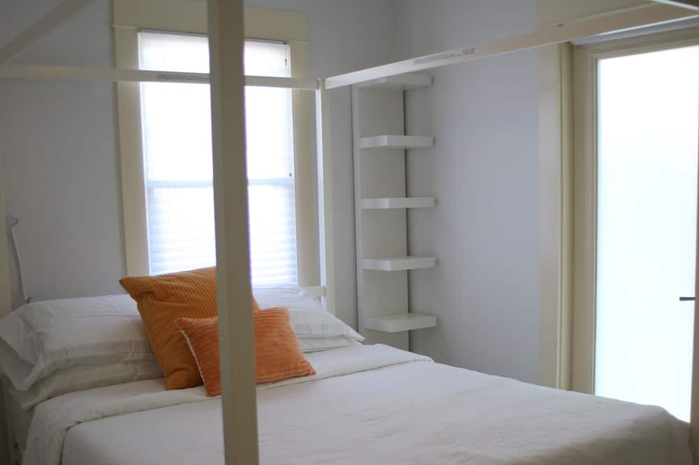 Photo of Bedroom in Mid Central