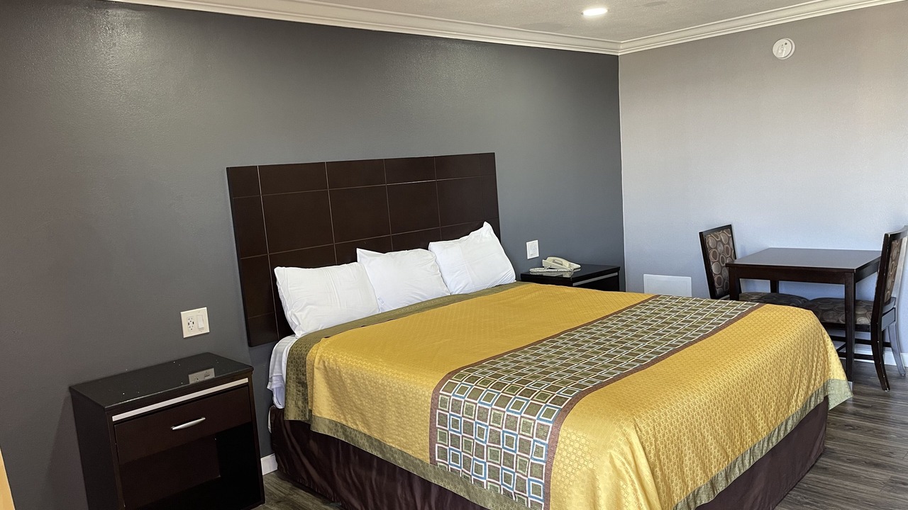 Photo of Bedroom in Del Aire