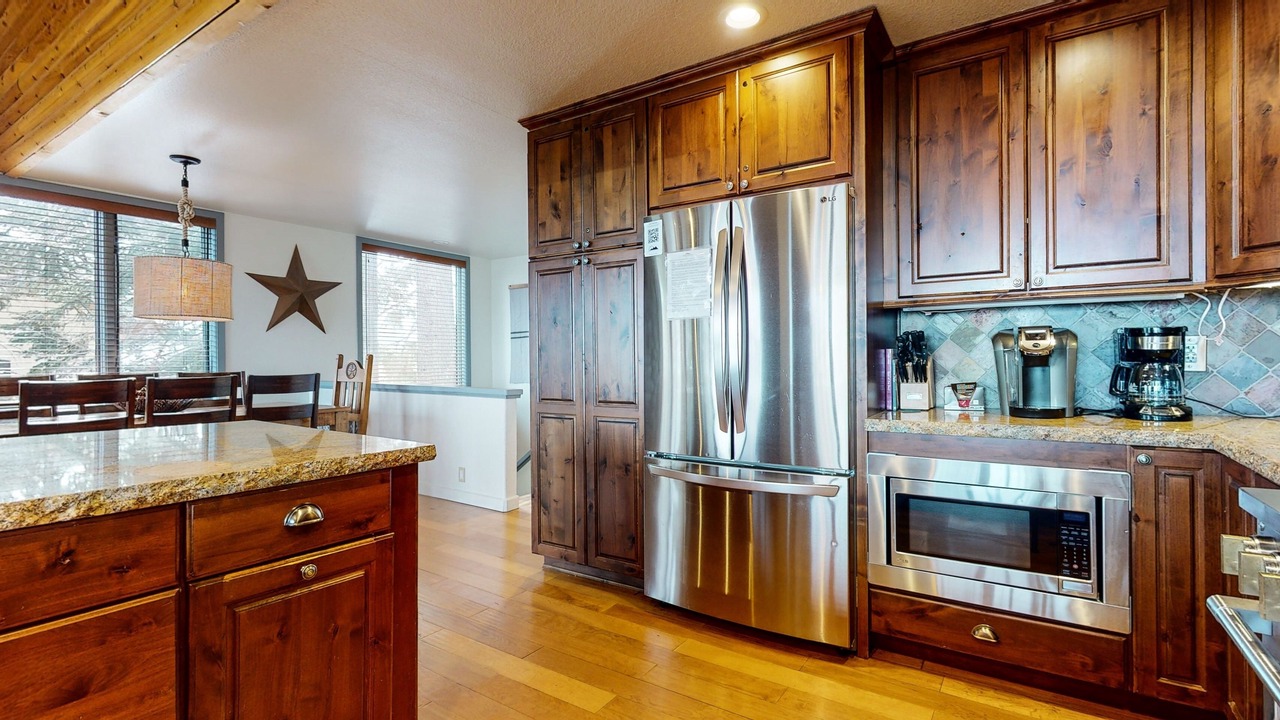 Photo of Kitchen in Mammoth Lakes