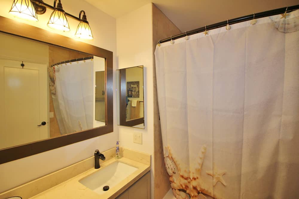 Photo of Bathroom in Fountain Valley