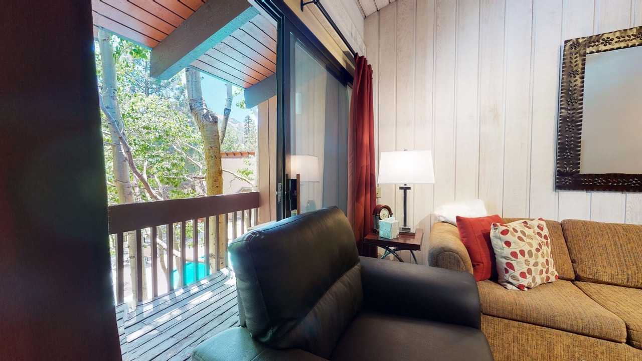 Photo of Livingroom in Mammoth Lakes