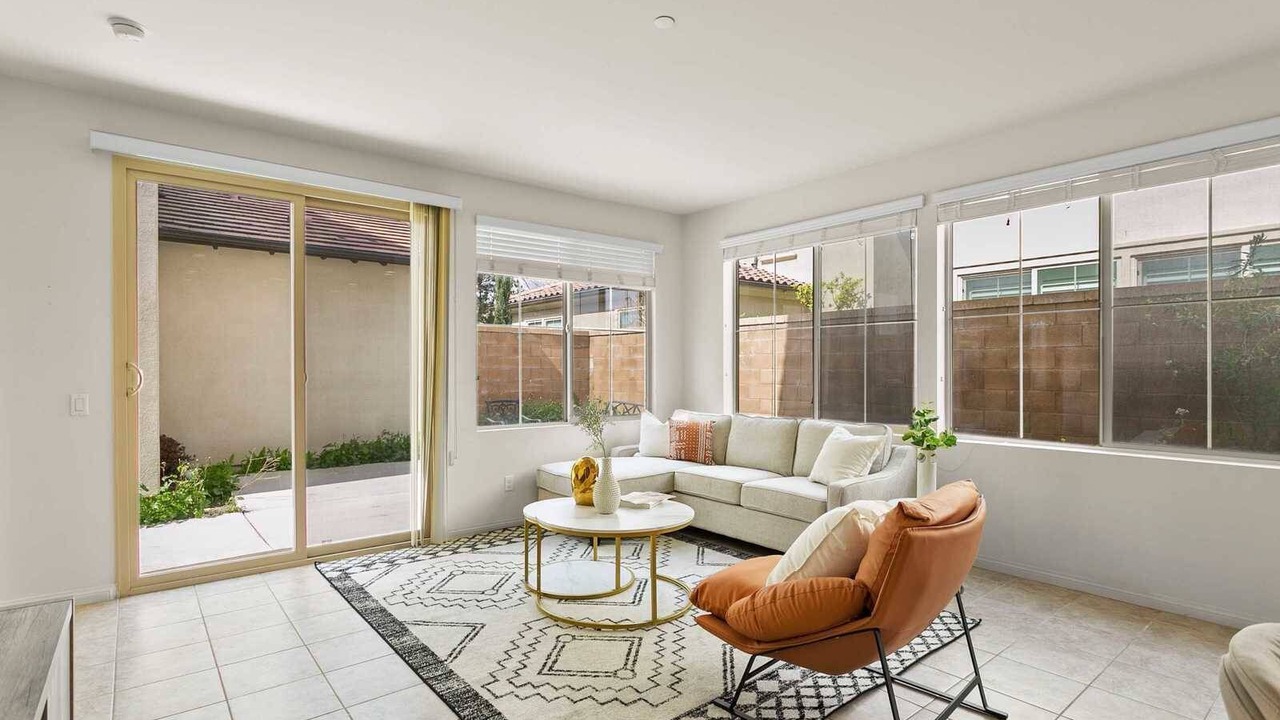 Photo of Livingroom in Portola Springs