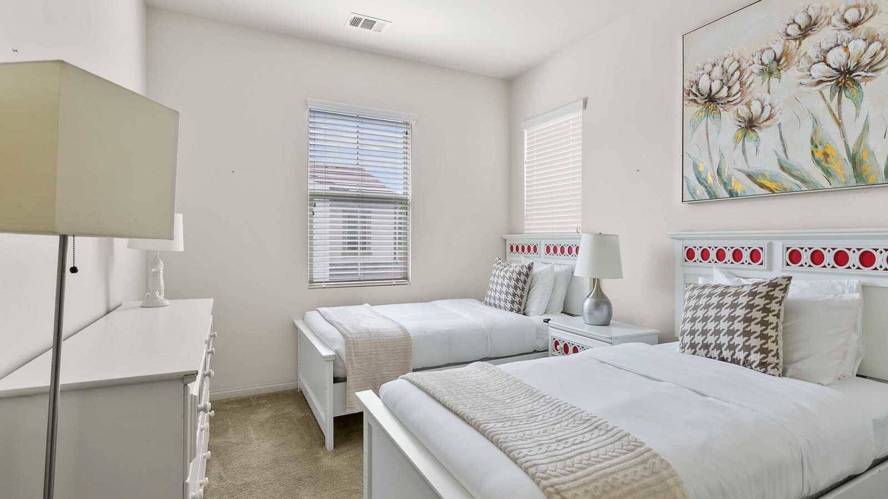 Photo of Bedroom in Portola Springs