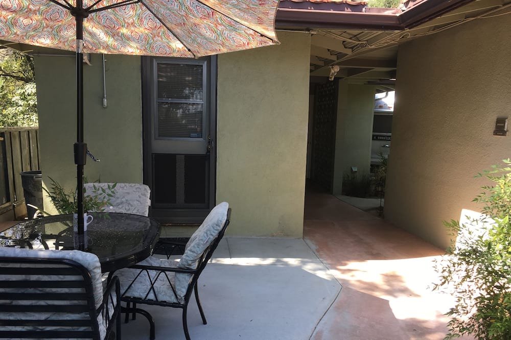 Photo of Patio Balcony in Altadena