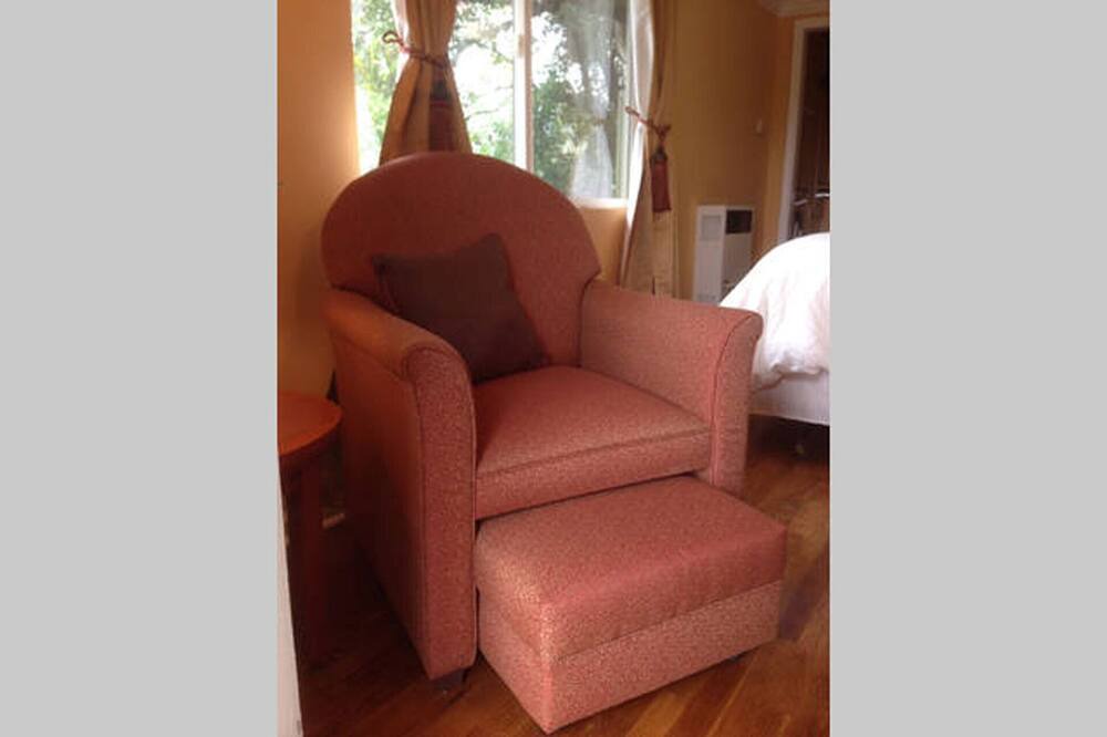 Photo of Livingroom in Altadena