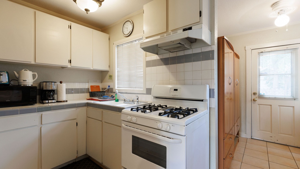 Photo of Kitchen in Altadena