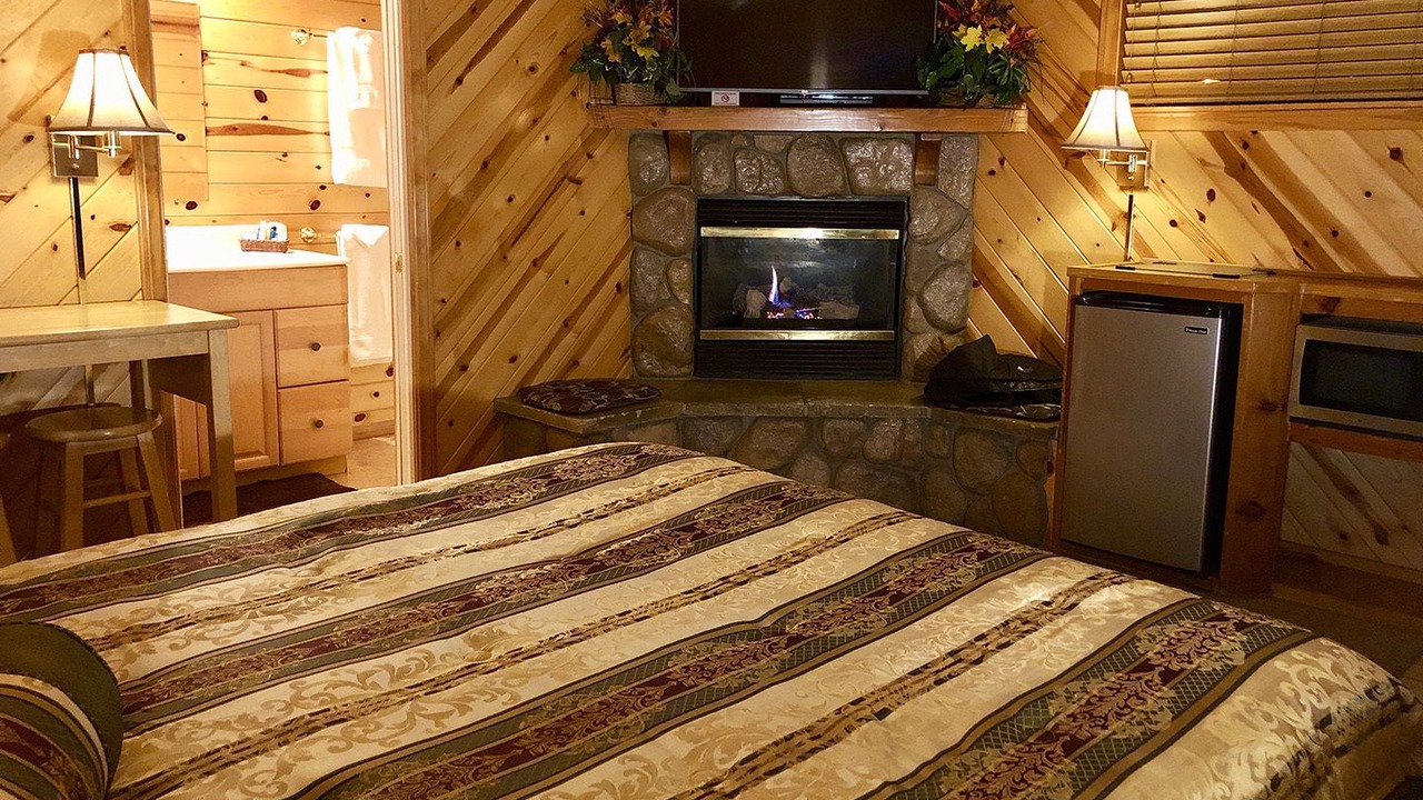 Photo of Bedroom in Running Springs