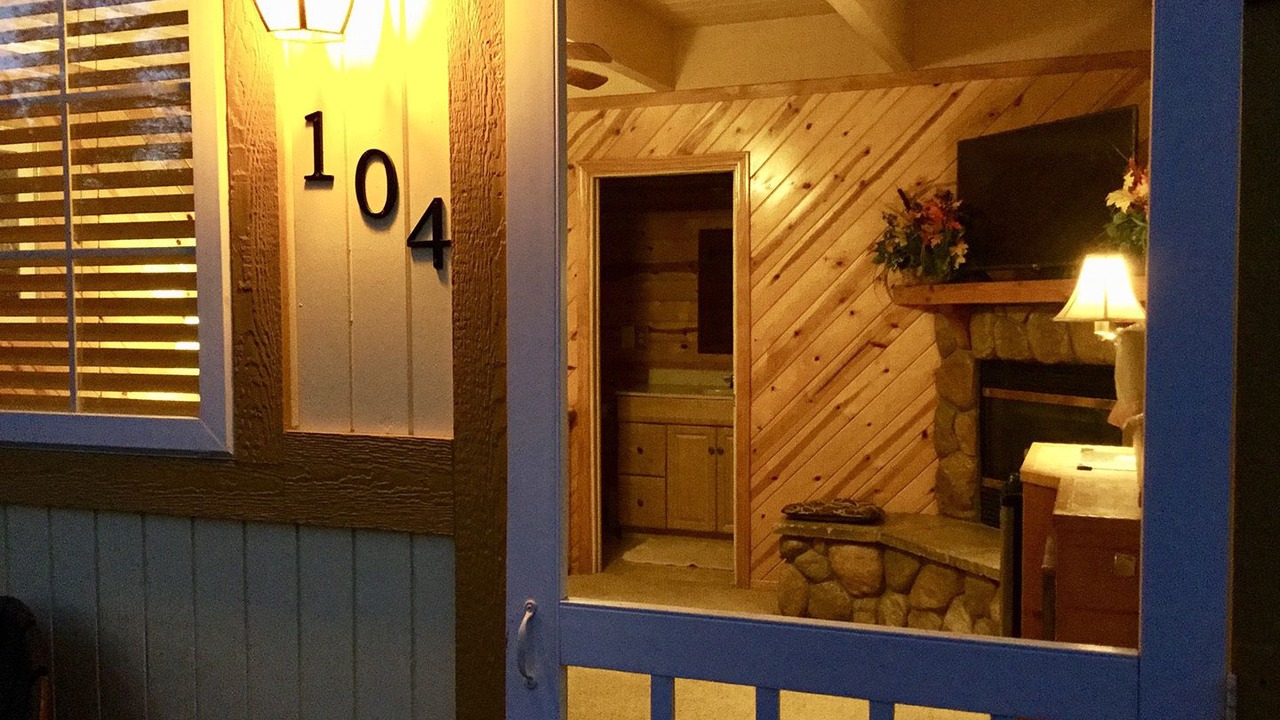 Photo of Bedroom in Running Springs