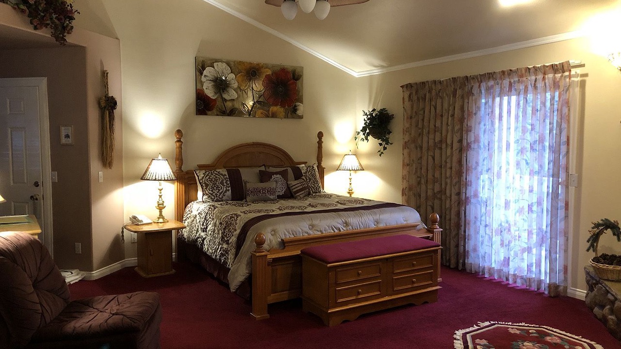 Photo of Bedroom in Running Springs
