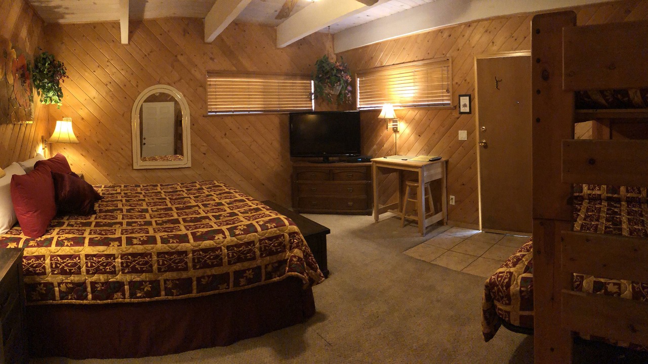Photo of Bedroom in Running Springs