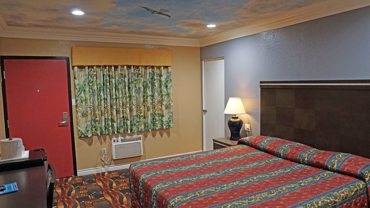 Photo of Bedroom in Lawndale