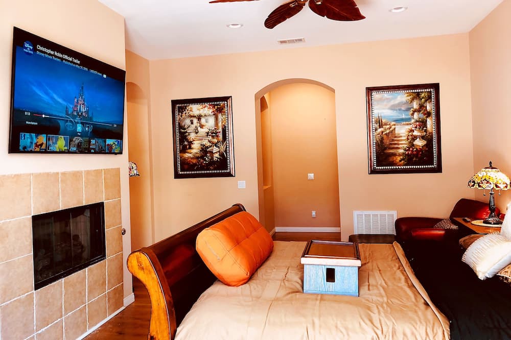 Photo of Bedroom in Corona