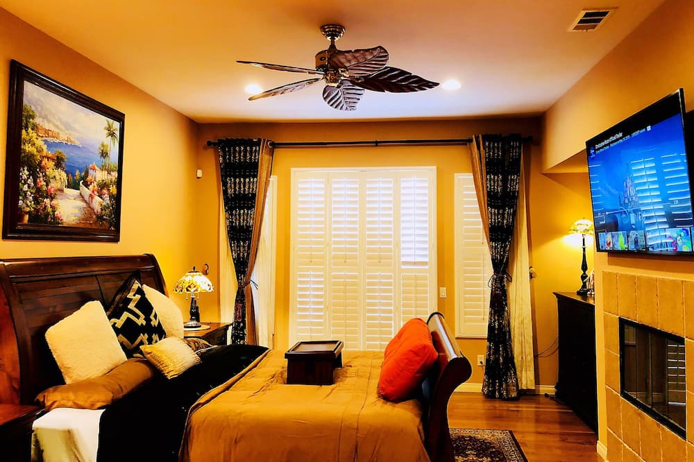 Photo of Bedroom in Corona
