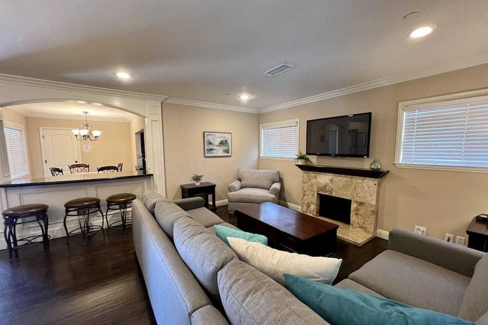 Photo of Bedroom in Hermosa Village