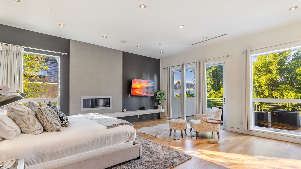 Photo of Livingroom in La Brea