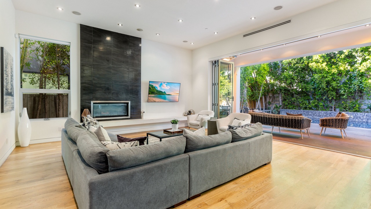 Photo of Livingroom in La Brea