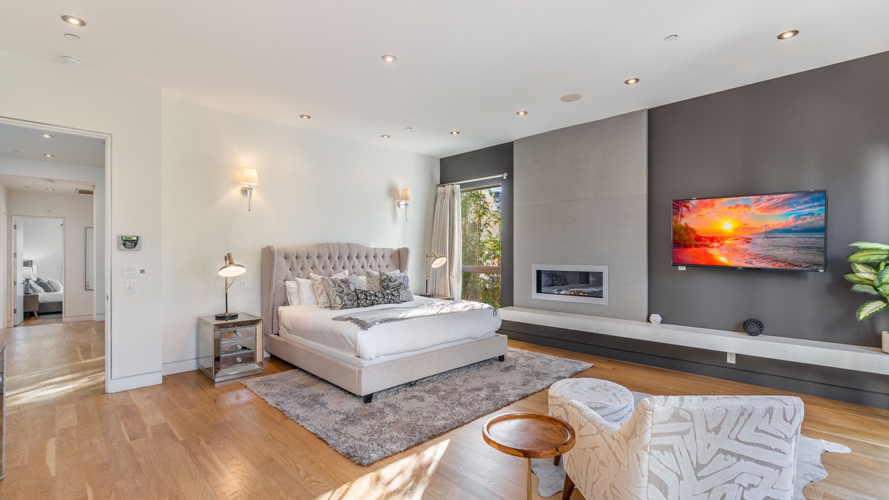 Photo of Livingroom in La Brea