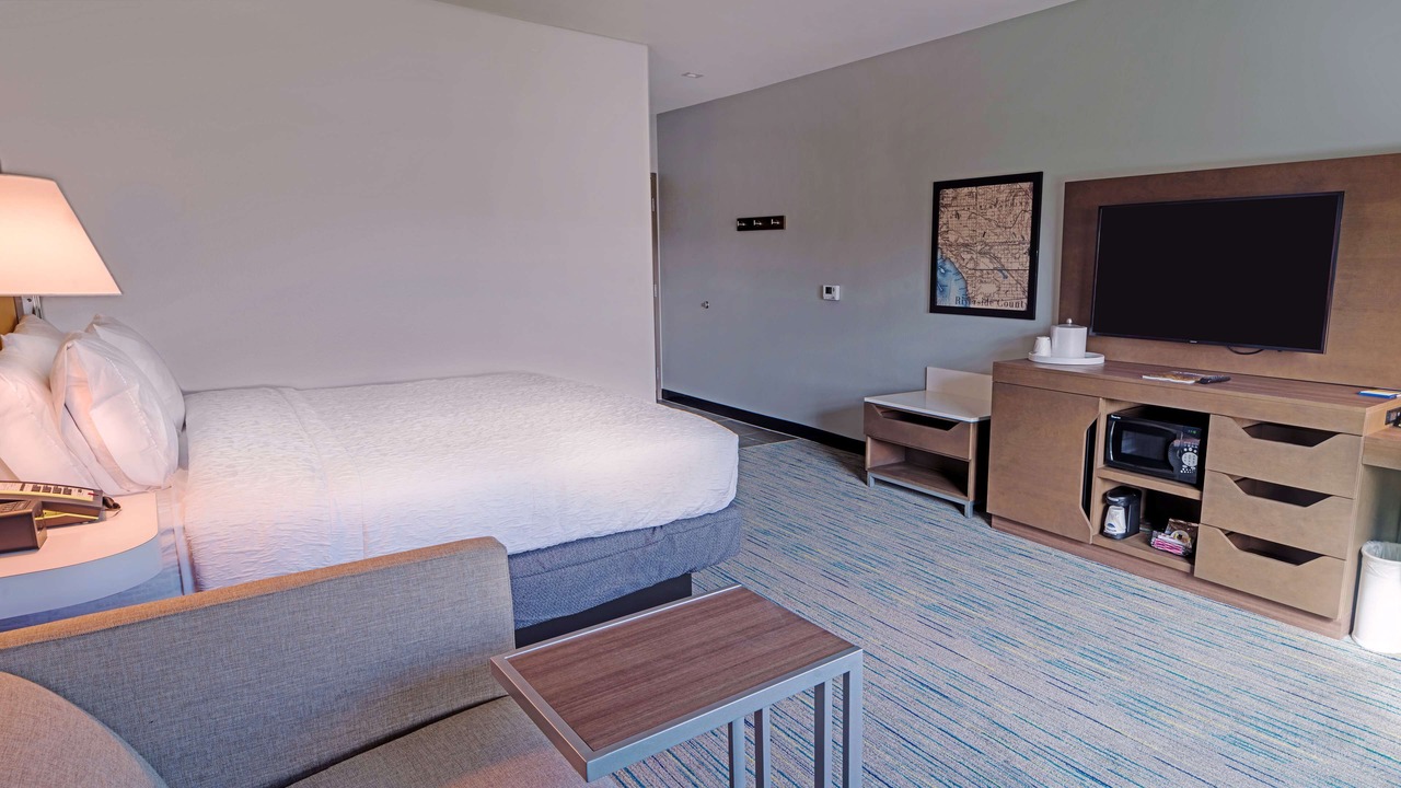 Photo of Bedroom in Downtown Riverside